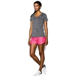 UNDER ARMOUR Women's Tech Twist V-Neck Tee 9 UNDER ARMOUR Women's Tech Twist V-Neck Tee -Active Luxe Shop 2009255 030 alt3