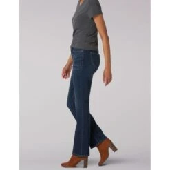 LEE Women's Legendary Mid Rise Bootcut Jeans -Active Luxe Shop 2080775 403 alt2