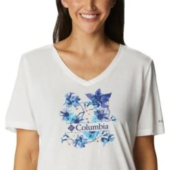 COLUMBIA Women's Bluebird Day Relaxed V-Neck Tee -Active Luxe Shop 2085706 101 alt4
